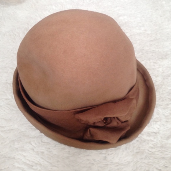 VINTAGE Tan Cloche Bucket Hat